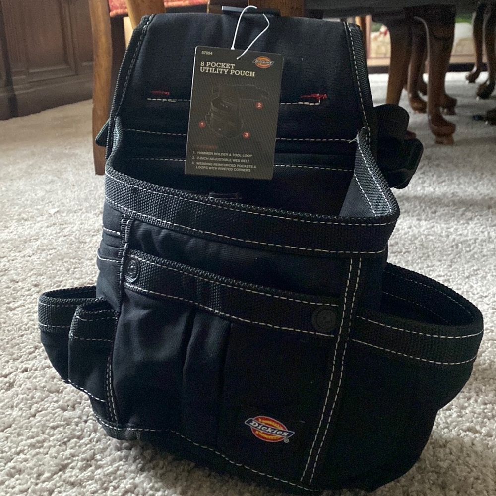 Utility pouch with 8 pockets